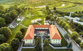 WELTEN GOLF RESORT Báč - Šamorín